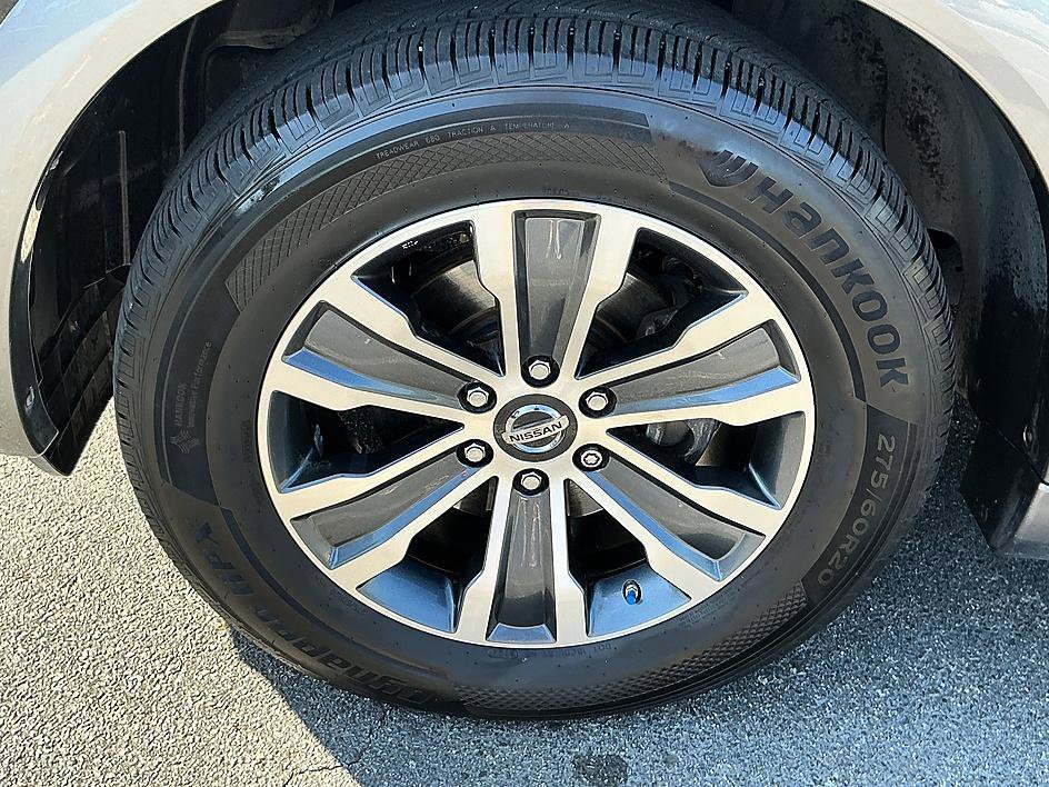 Used 2019 Super Black Nissan SL image 9