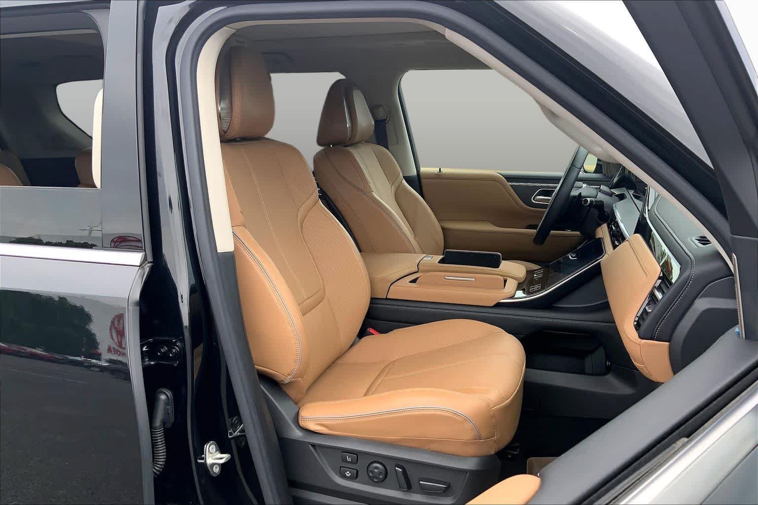 Used 2025 Mineral Black INFINITI SENSORY image 9