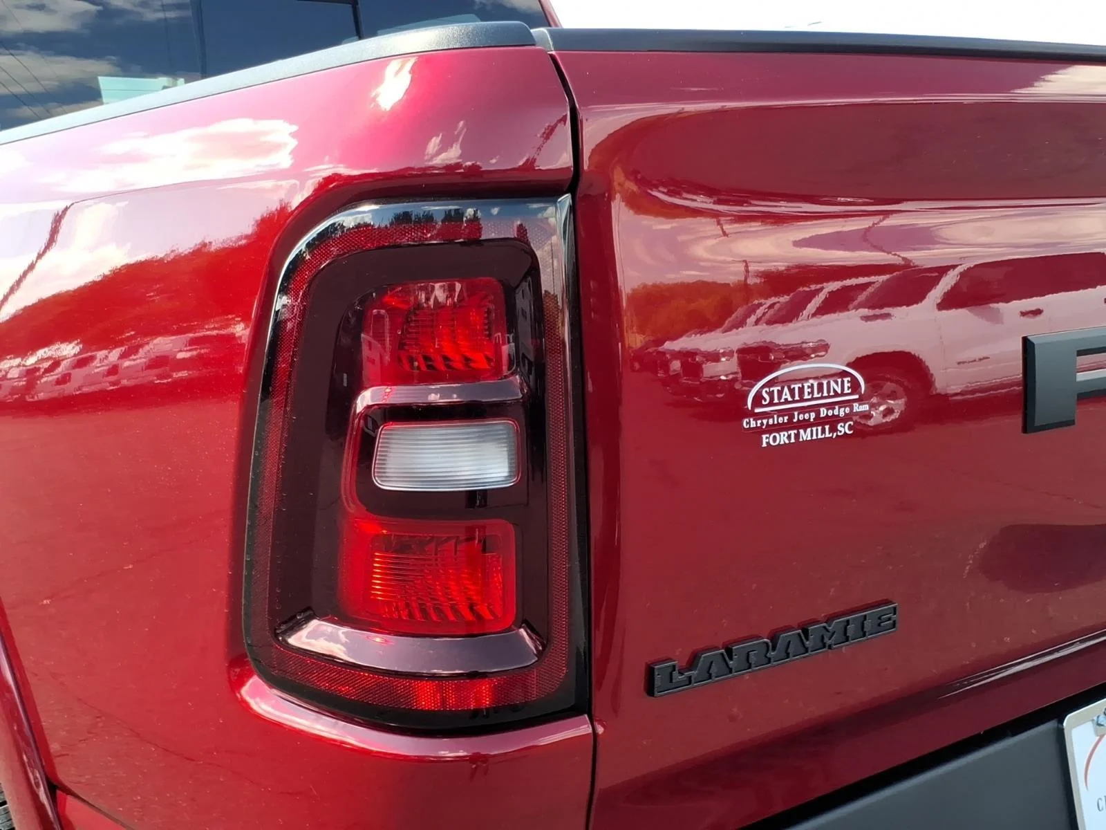 New 2026 Molten Red Pearl-Coat Exterior Paint RAM Laramie image 18