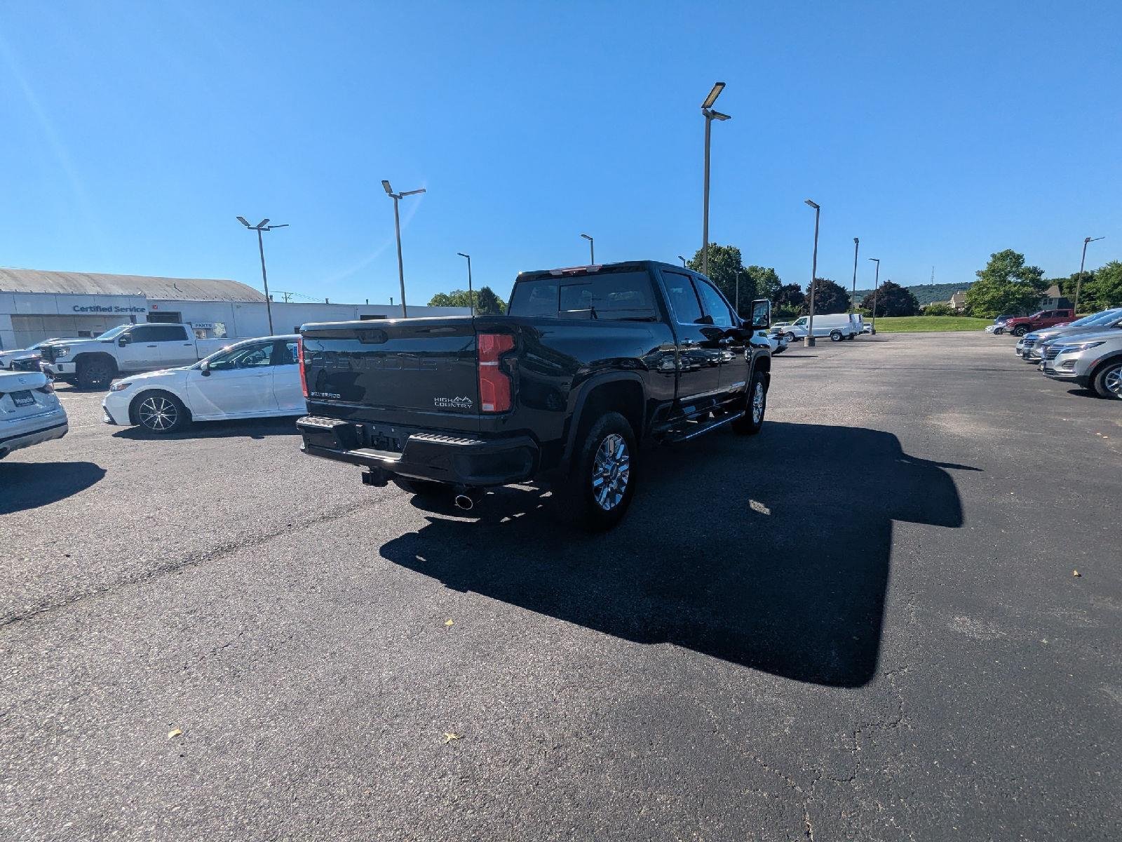 Used 2024 Black Chevrolet High Country image 8