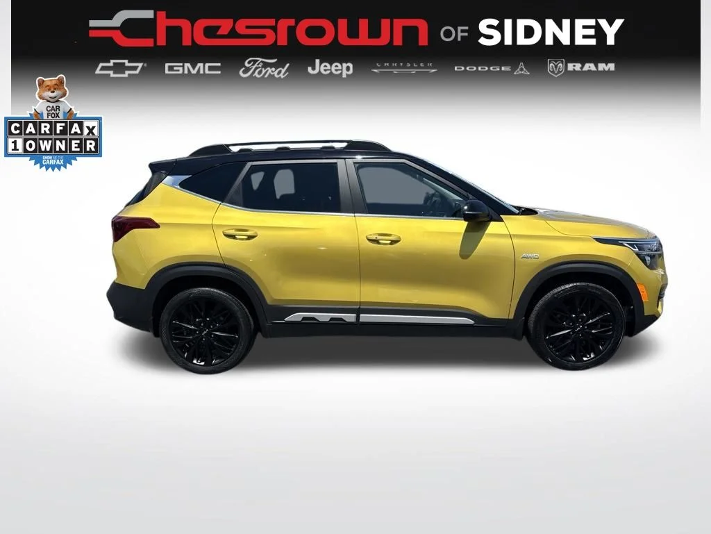 Used 2022 Yellow Kia Nightfall image 6