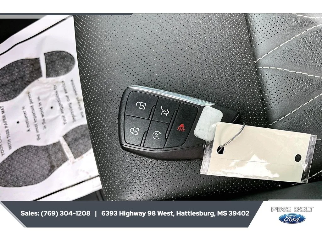 Used 2023 Ebony Twilight Metallic Buick Avenir image 9