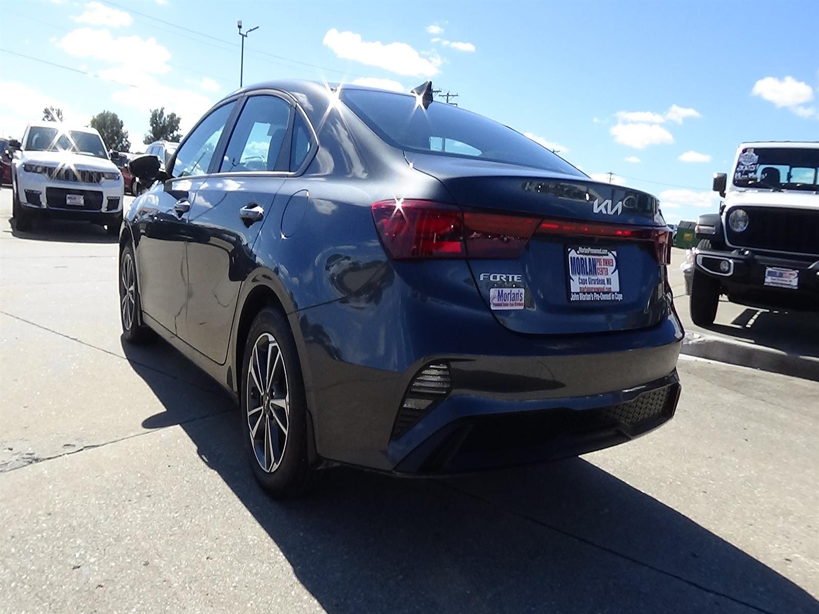 Used 2024 Gravity Gray (kdg) Kia LXS image 9