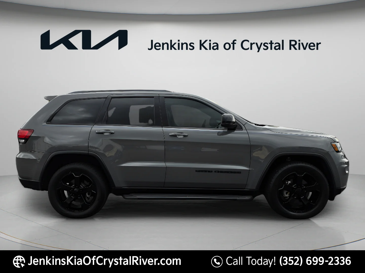 Used 2019 Sting-Gray Clearcoat Jeep Upland image 3
