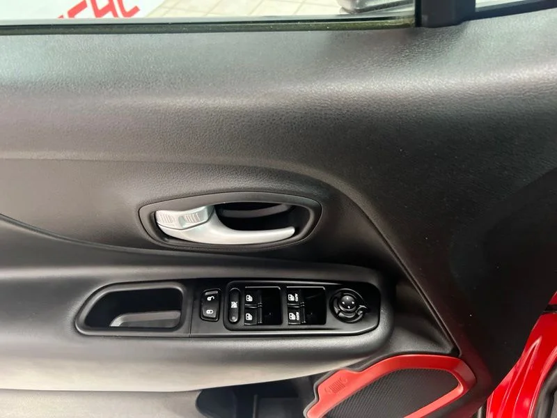 Used 2023 Red Jeep Latitude image 19