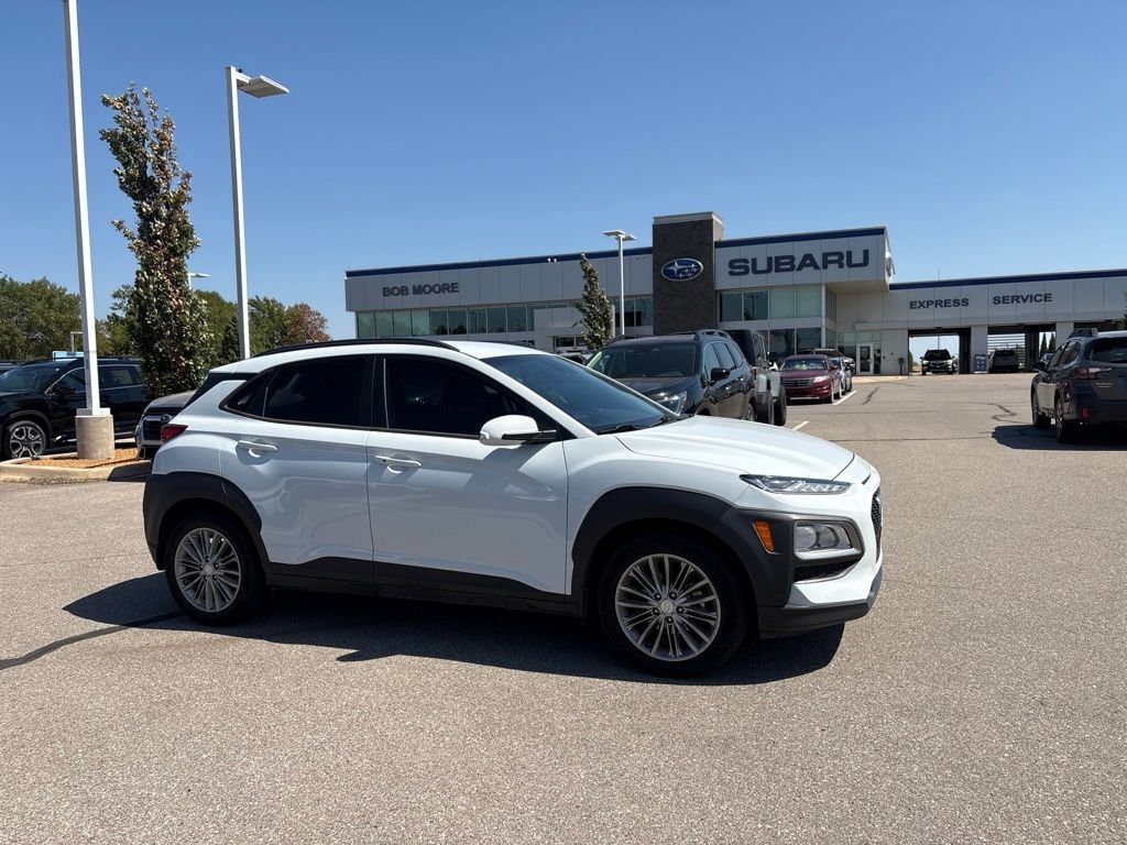 Used 2021 White Hyundai SEL image 1
