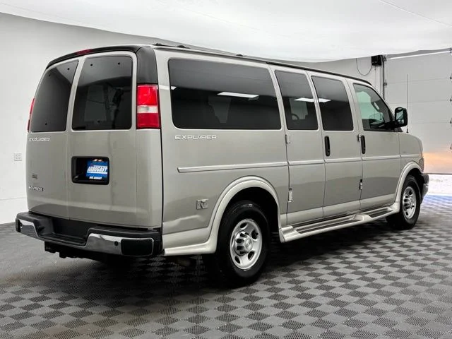 Used 2019 Silver Ice Metallic Chevrolet Explorer Limited SE image 8