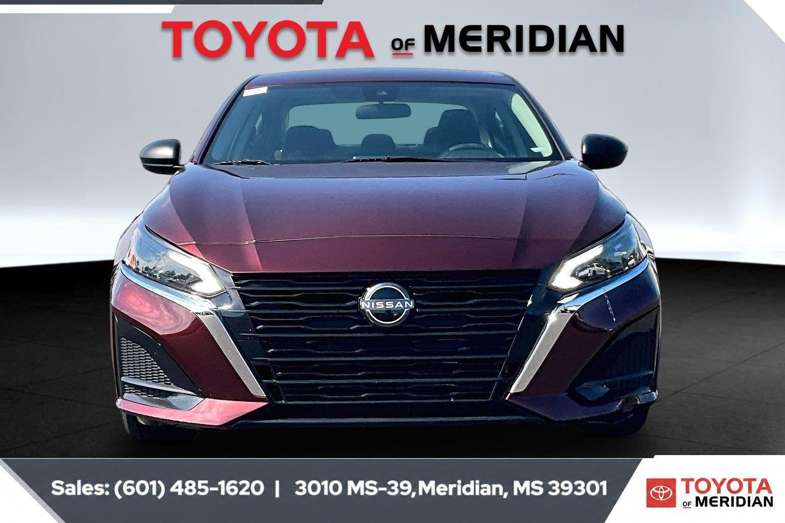 Used 2025 Garnet Pearl Metallic Nissan SV image 3