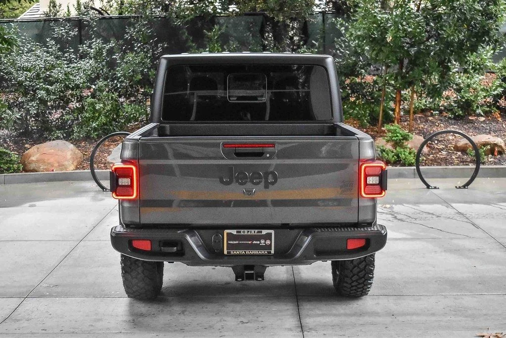 New 2026 Granite Crystal Metallic Clearcoat Jeep Willys image 5