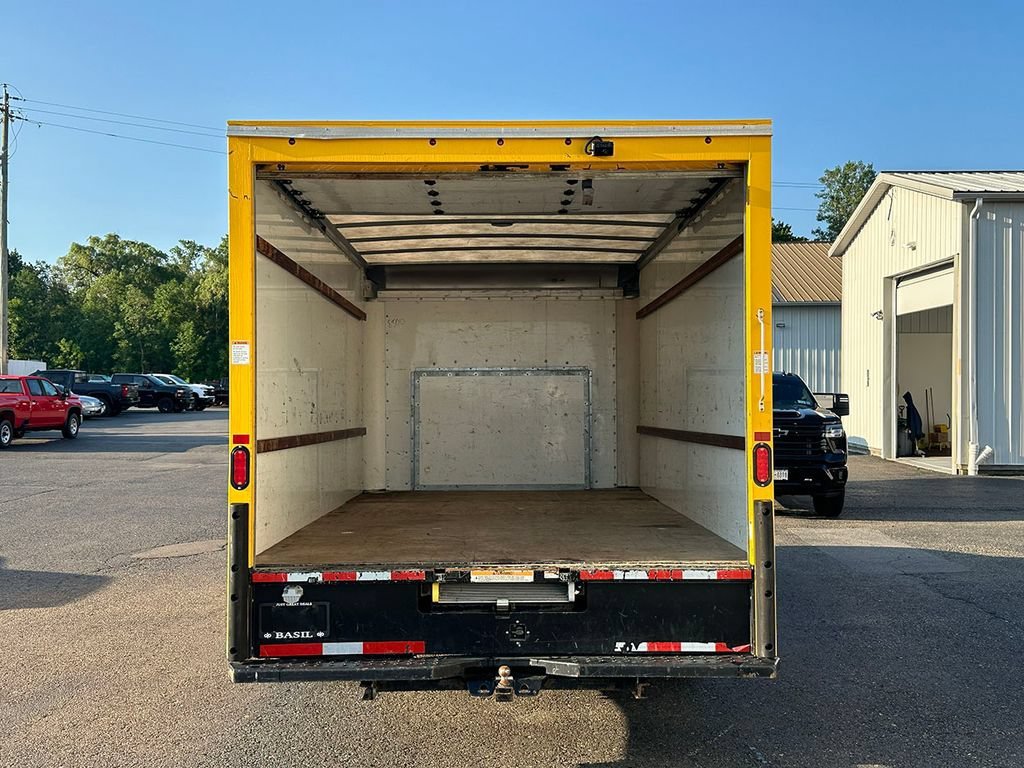 Used 2022 Yellow Ford CUTWY image 9
