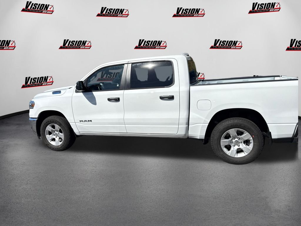 Used 2025 White Ram Big Horn/Lone Star image 8