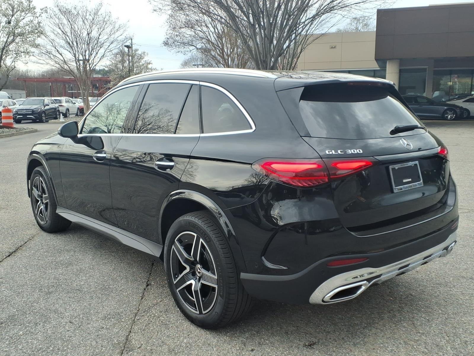 New 2026 Black Mercedes-Benz GLC 300 image 11