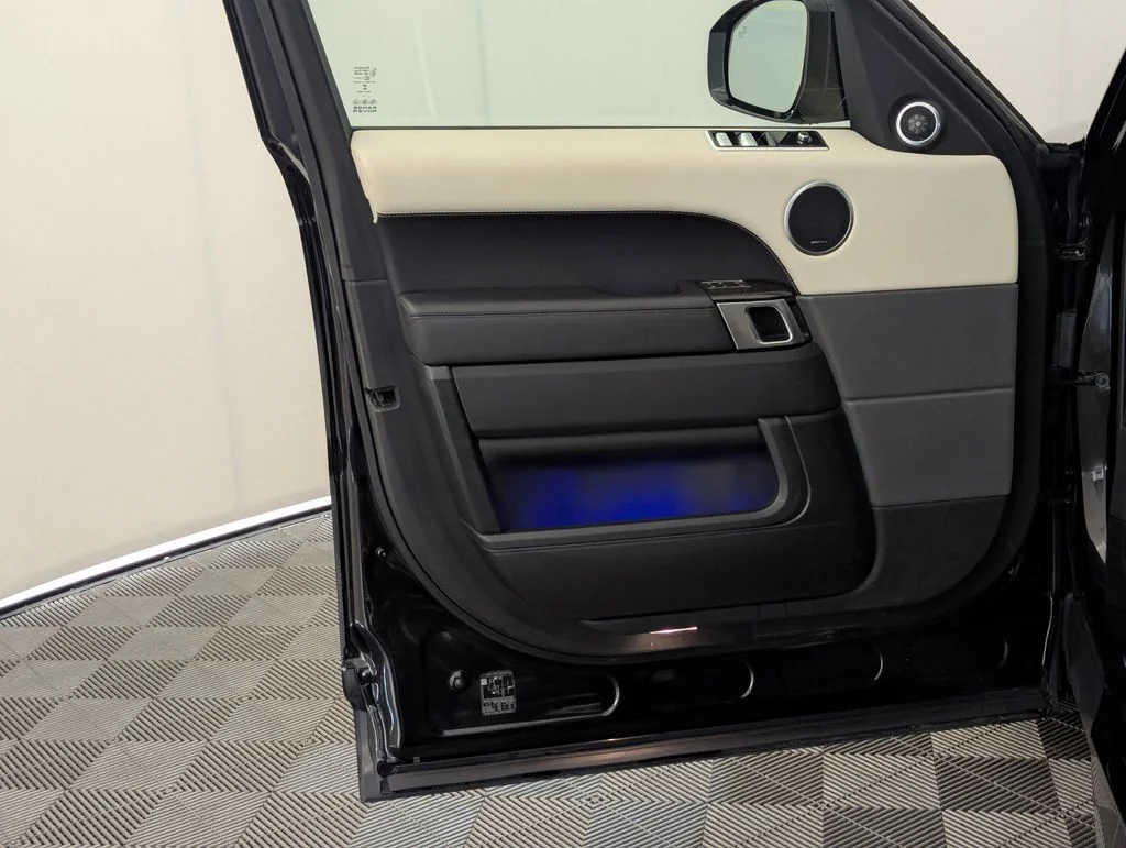 Used 2022 Black Land Rover HSE Silver Edition image 51
