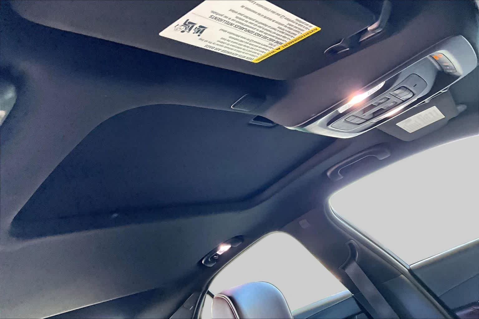 Used 2020 Summit White Cadillac V-Series image 27