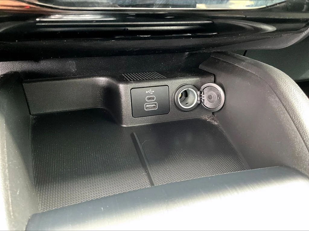 Used 2025 Gray Ford ST-Line Select image 31