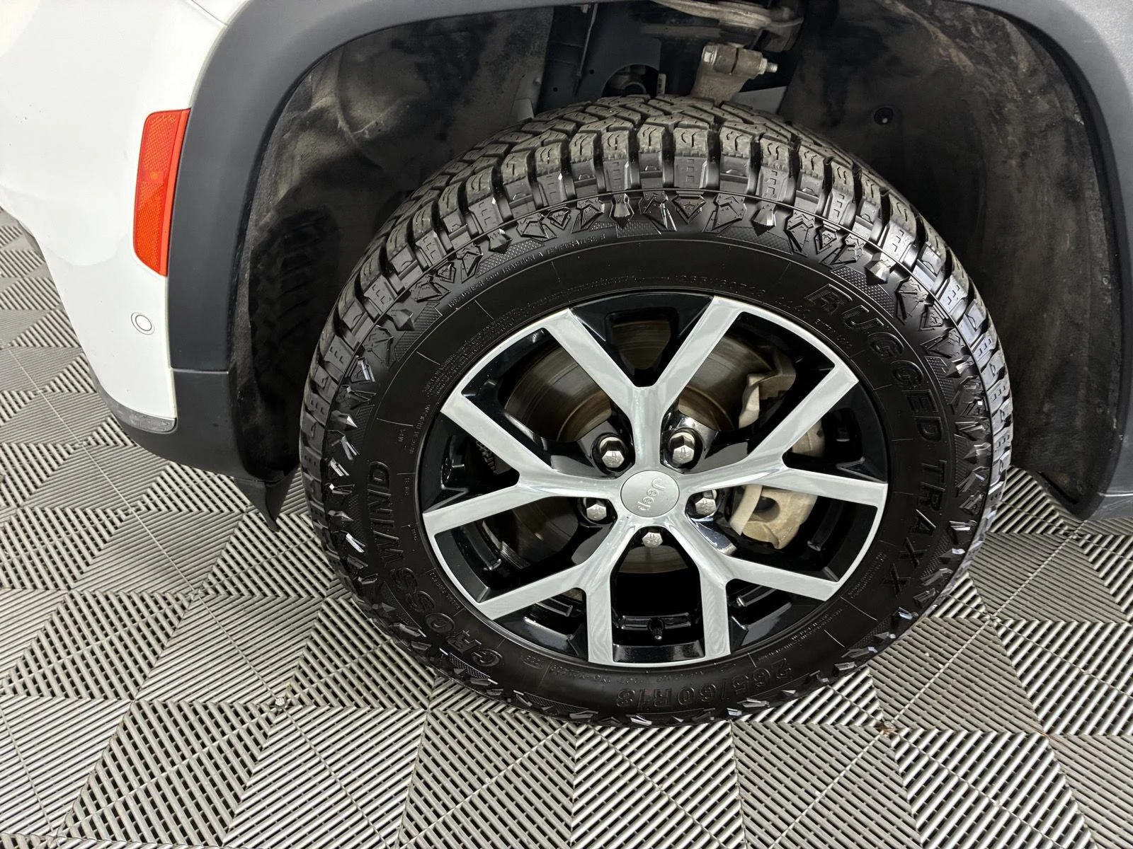 Used 2023 Bright White Clearcoat Jeep Limited image 16