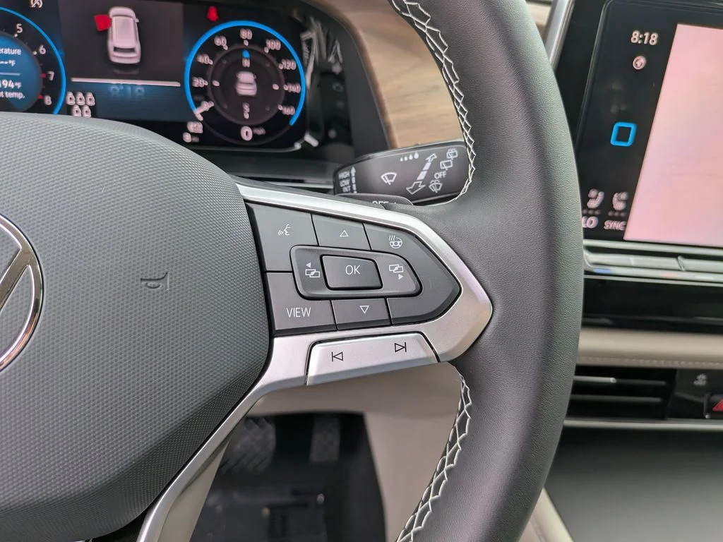 New 2026 White/off-white Volkswagen 2.0T SE image 26