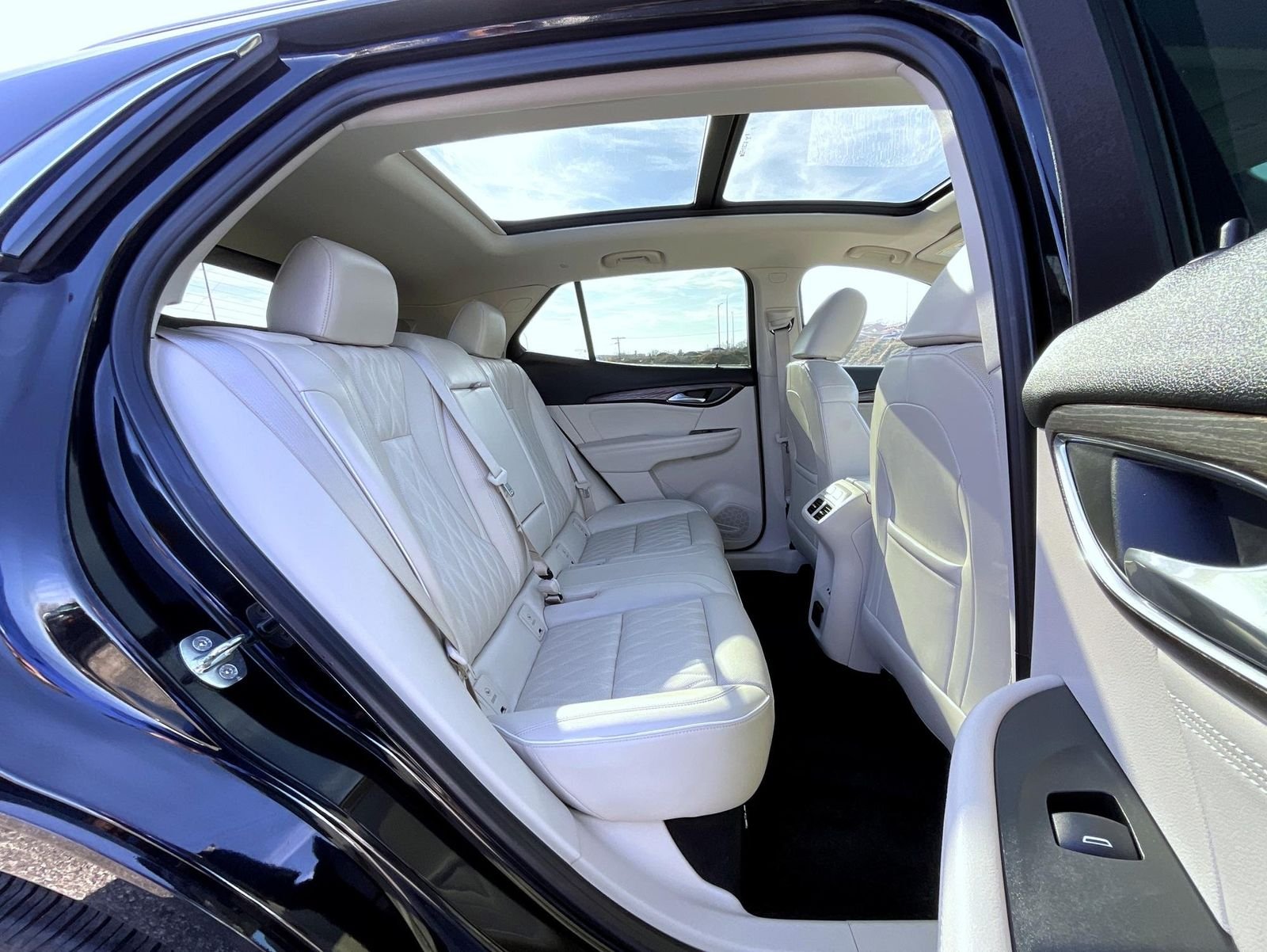 Used 2023 Black Buick Avenir image 18
