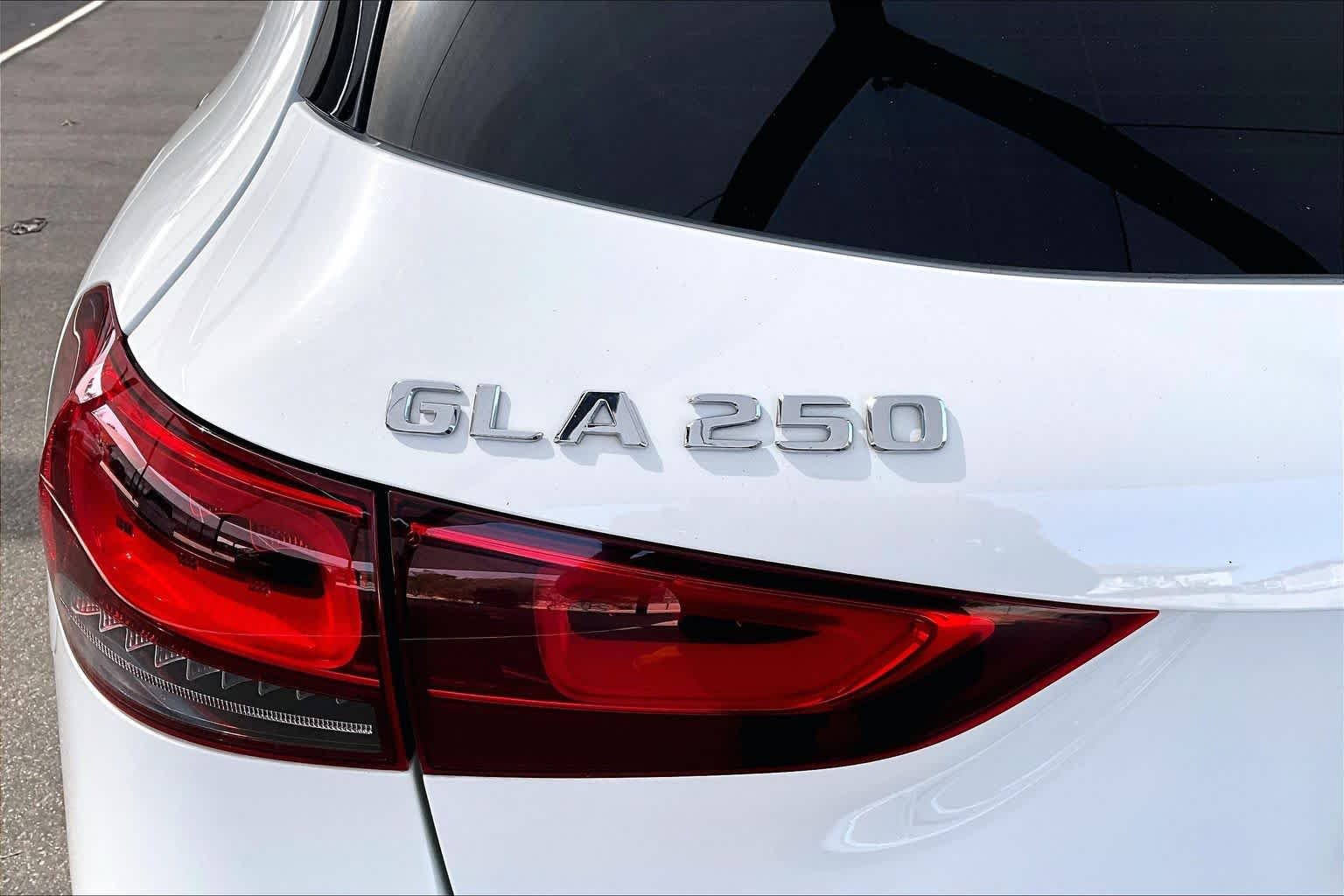 Used 2021 Polar White Mercedes-Benz GLA 250 image 10