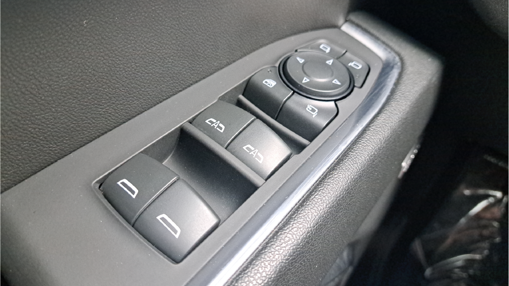 Used 2024 Onyx Black GMC SLT image 25