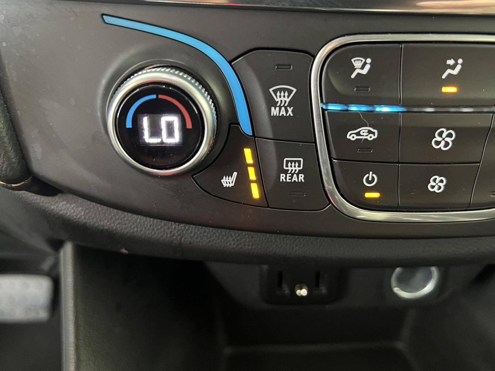 Used 2018 Mosaic Black Metallic Chevrolet LT Cloth image 17