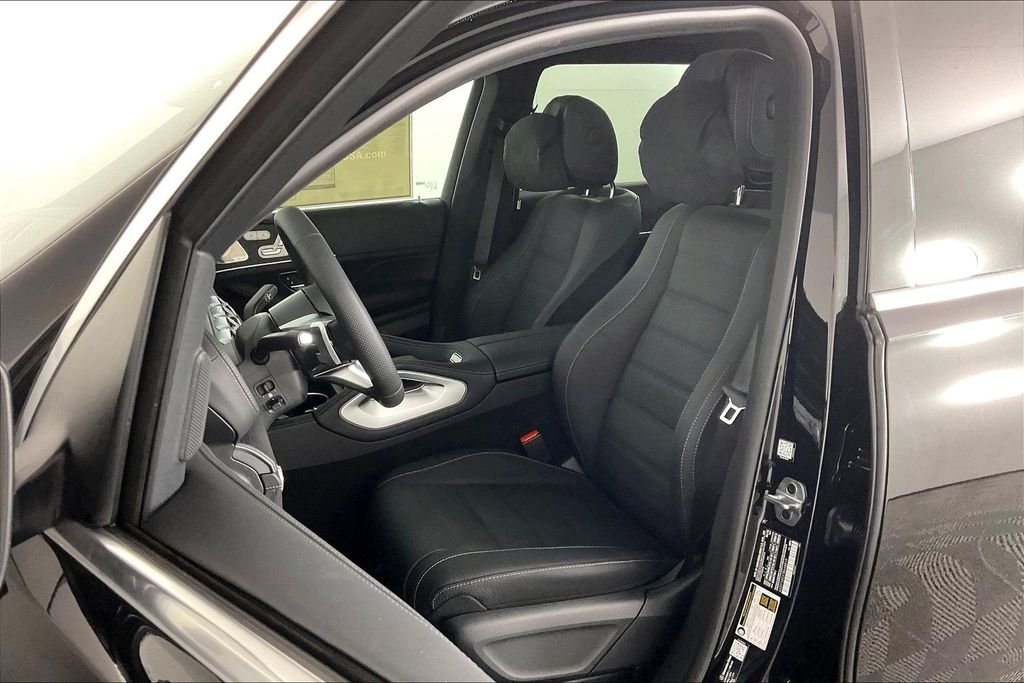 New 2026 Black Mercedes-Benz GLS 450 image 9