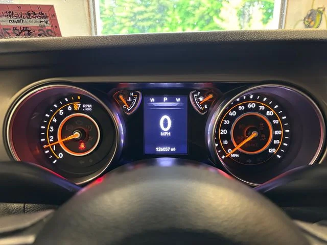 Used 2020 Black Jeep Sport image 17