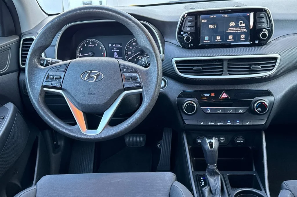 Used 2020 Noir Hyundai Value image 14