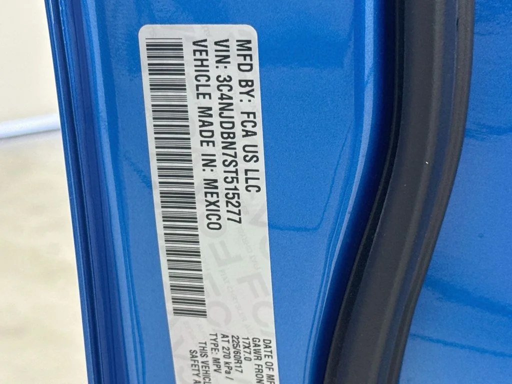Used 2025 Blue Jeep Latitude image 39