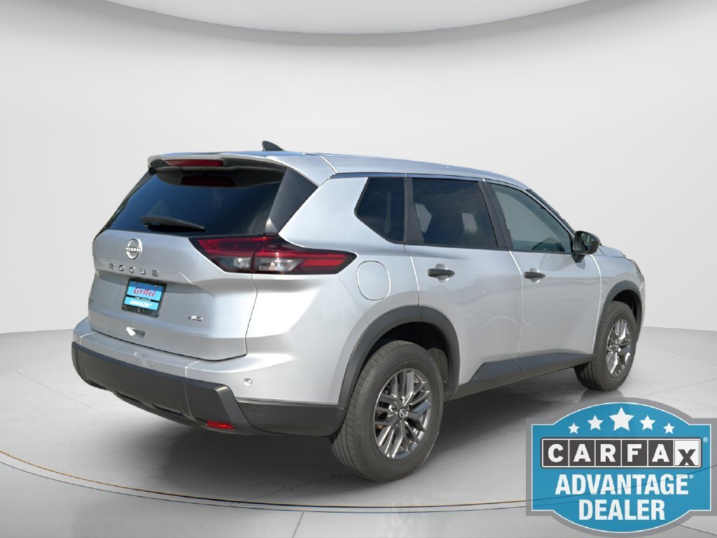 Used 2024 Silver Nissan S image 6