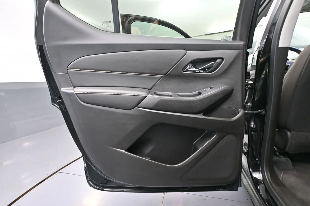 Used 2021 Black Chevrolet LT image 39