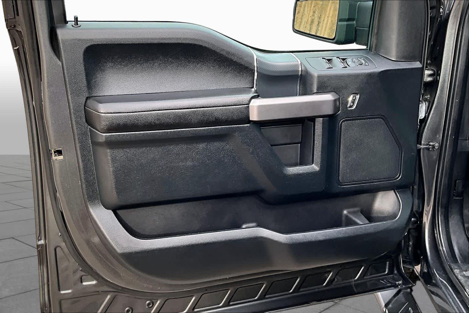 Used 2019 Magnetic Ford XLT image 24