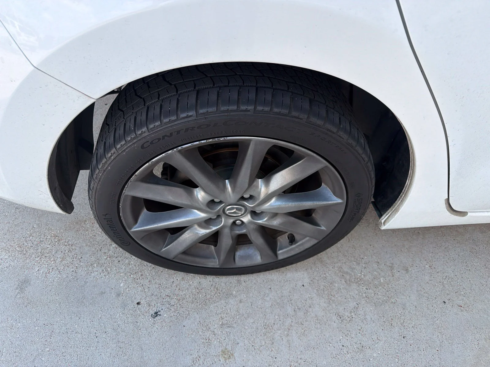 Used 2018 White Mazda Touring image 19