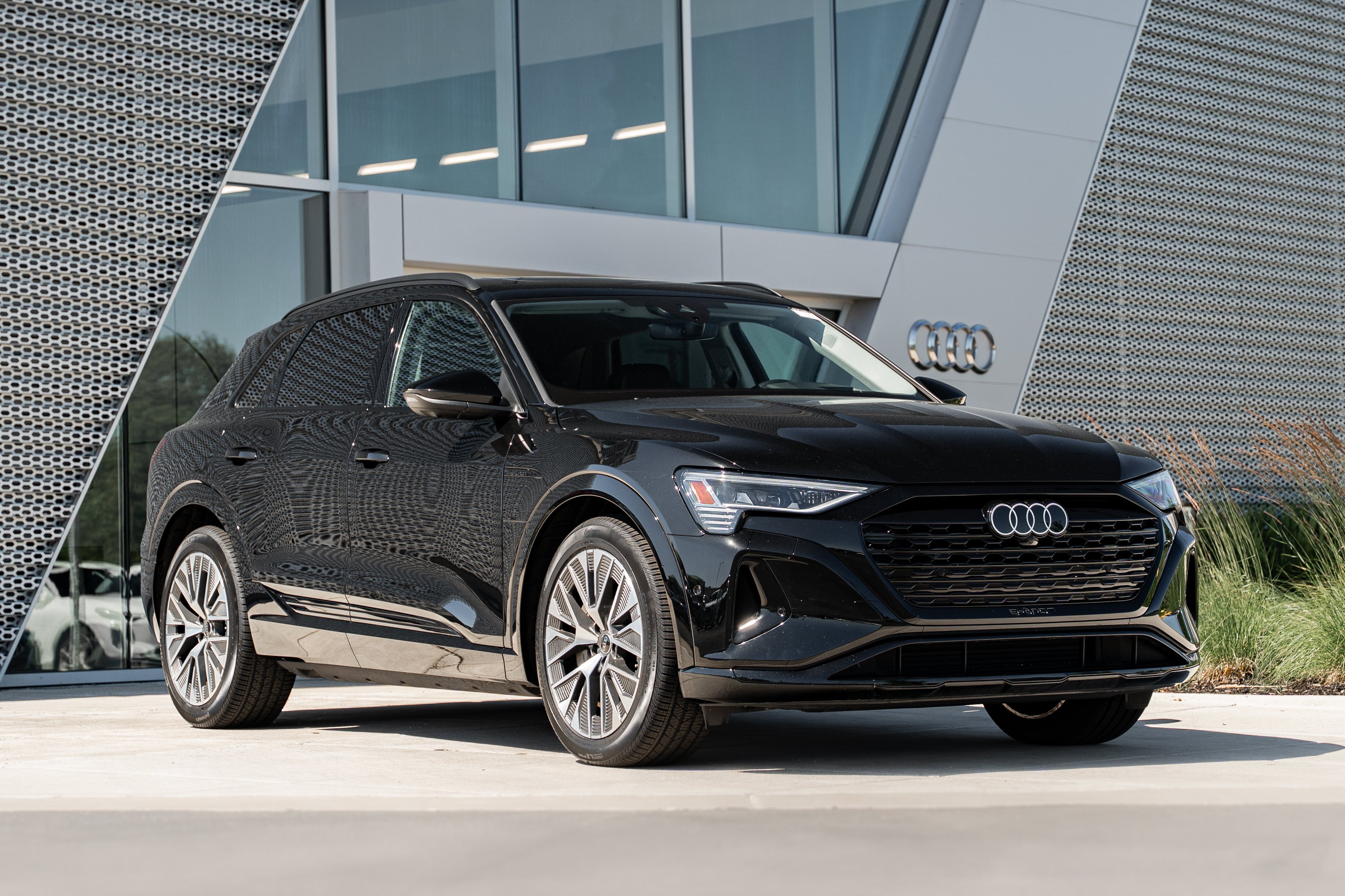 2024 Audi Q8 e-tron 55 114 kWh Prestige quattro's photo