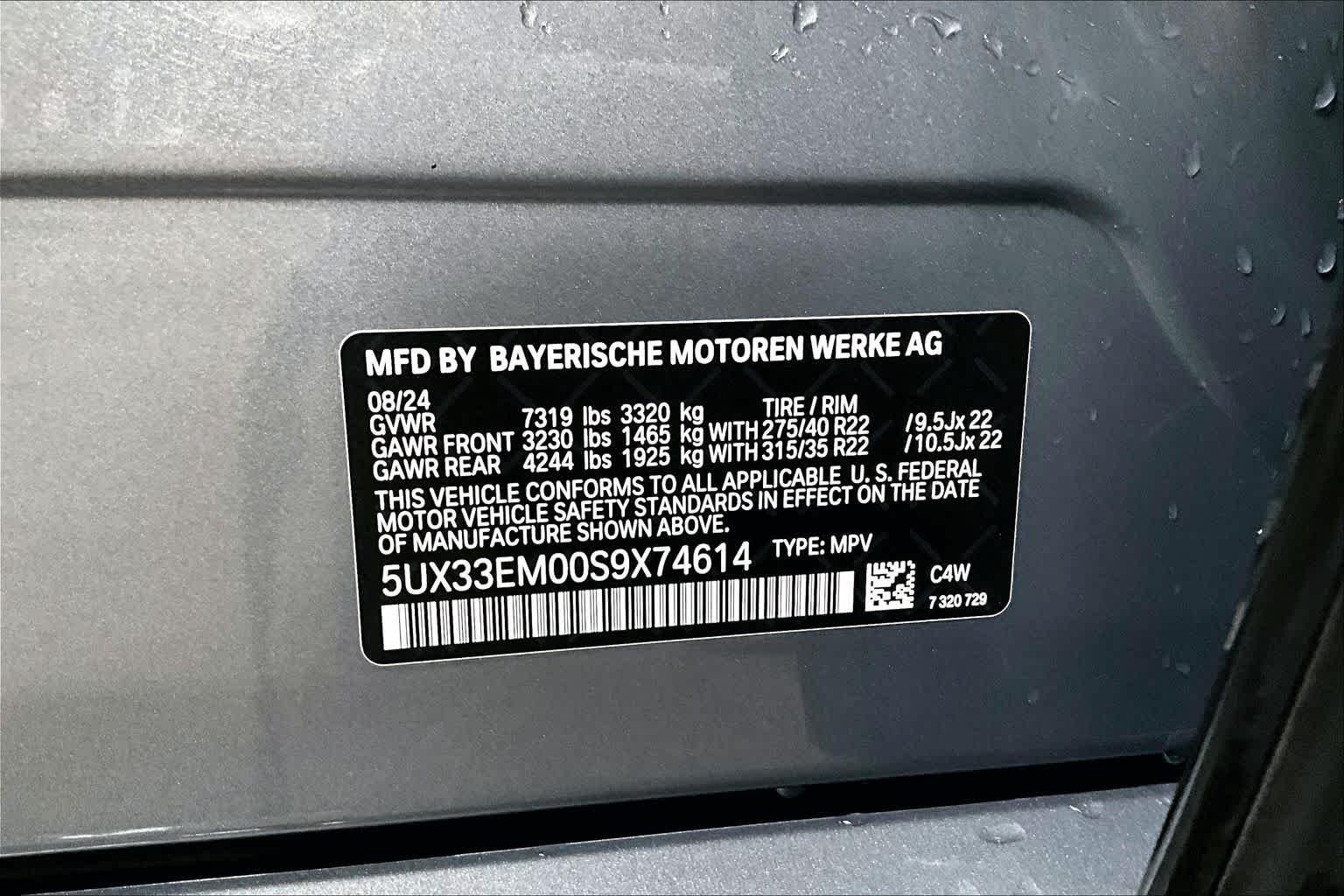 Used 2025 Skyscraper Grey Metallic BMW M60i image 31