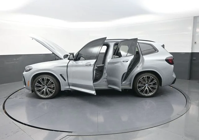 Used 2024 Gray BMW xDrive30i image 42
