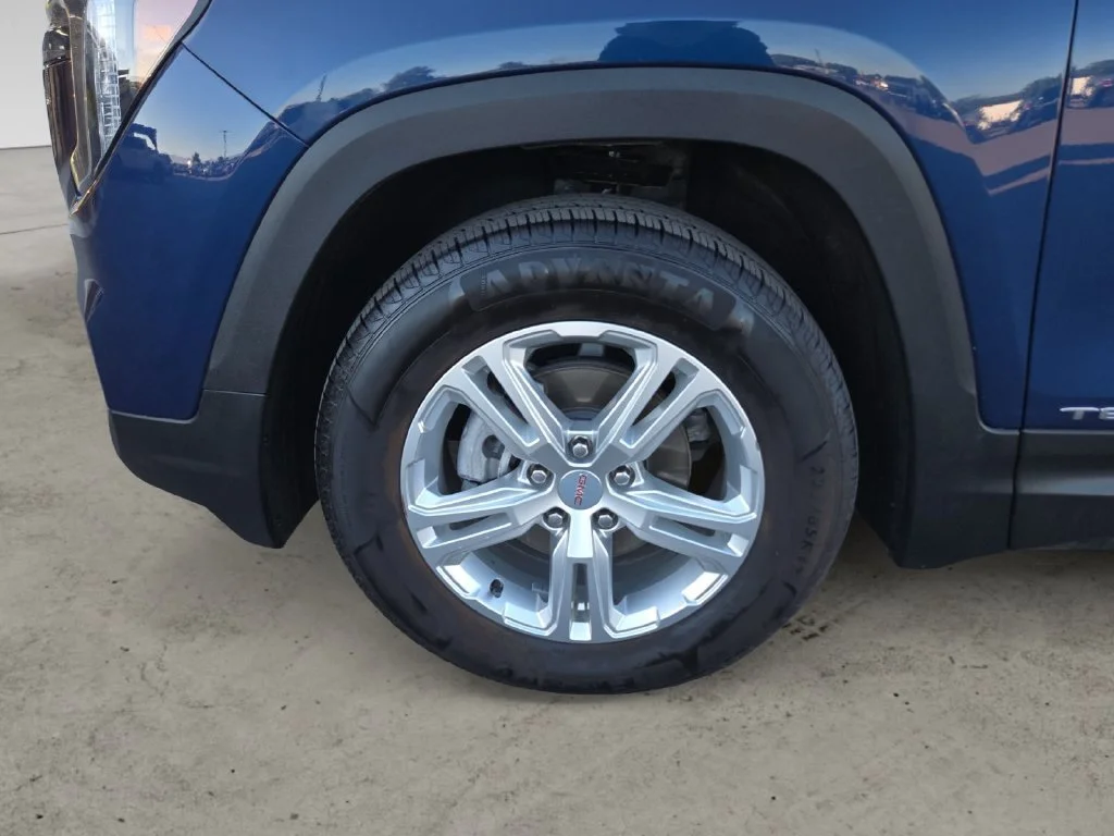Used 2022 MARINE METALLIC GMC SLE image 13