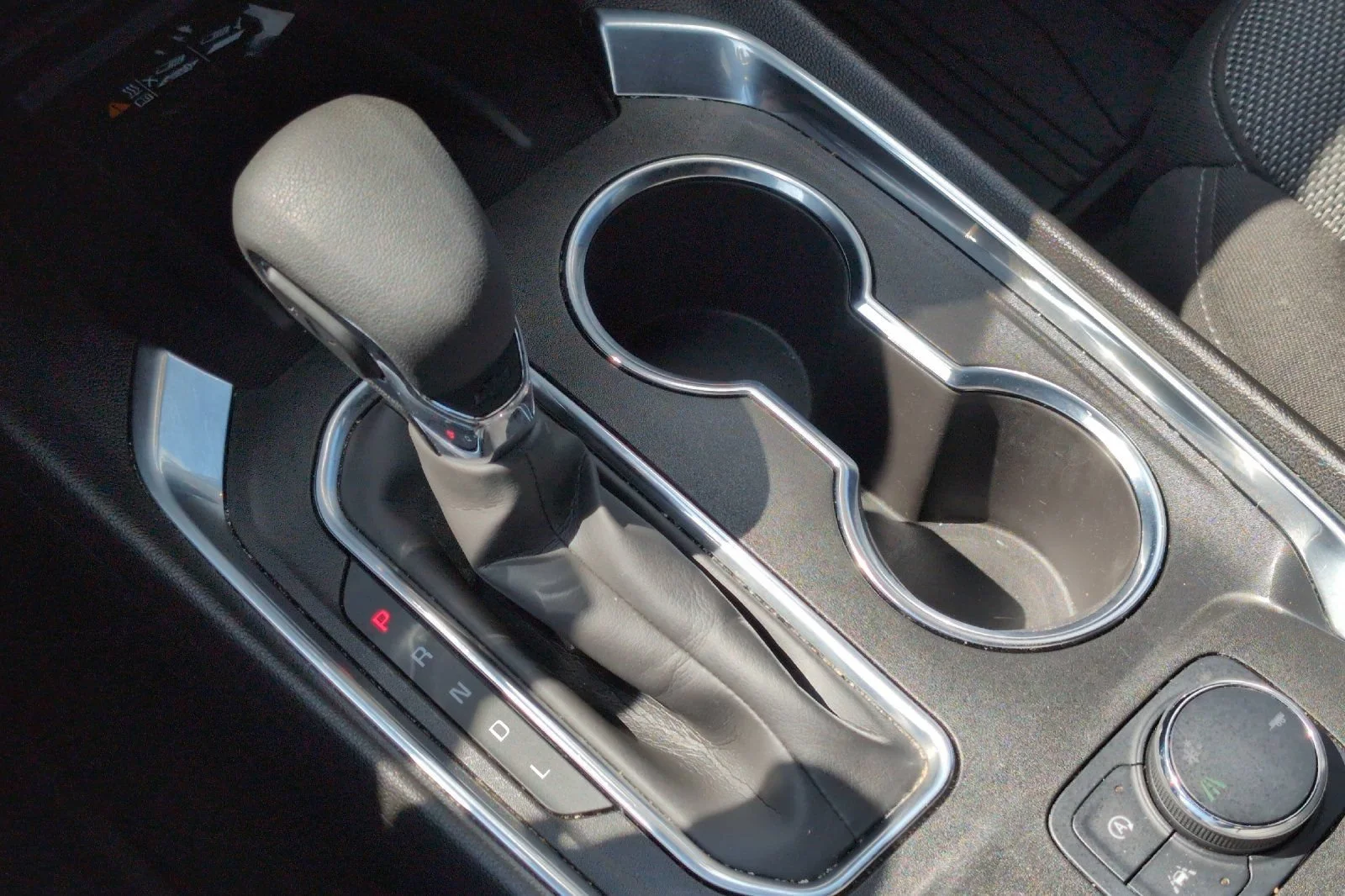 Used 2023 SUMMIT WHITE Chevrolet LT Cloth image 23