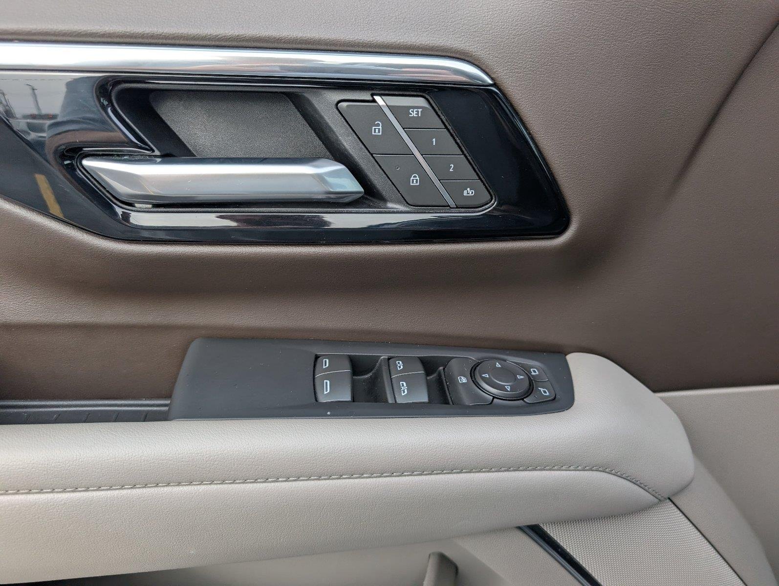Used 2025 Sterling Gray Metallic Chevrolet LT image 17