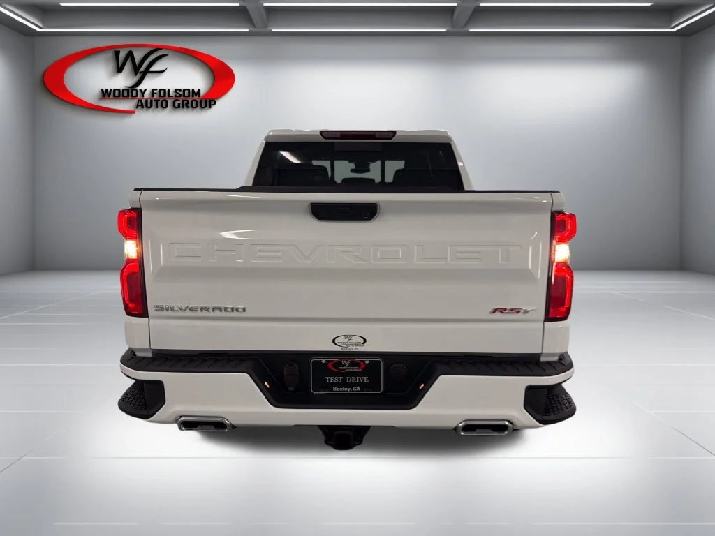 New 2026 Summit White Chevrolet RST image 7