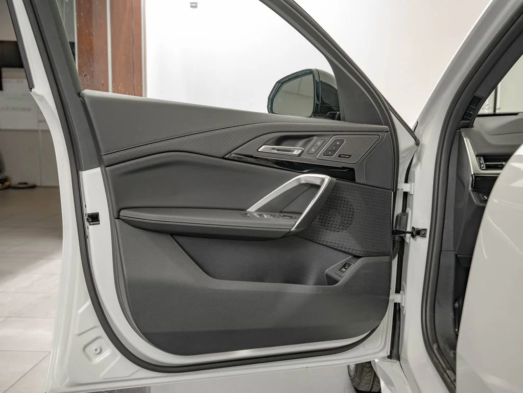 New 2026 Alpine White BMW xDrive28i image 26