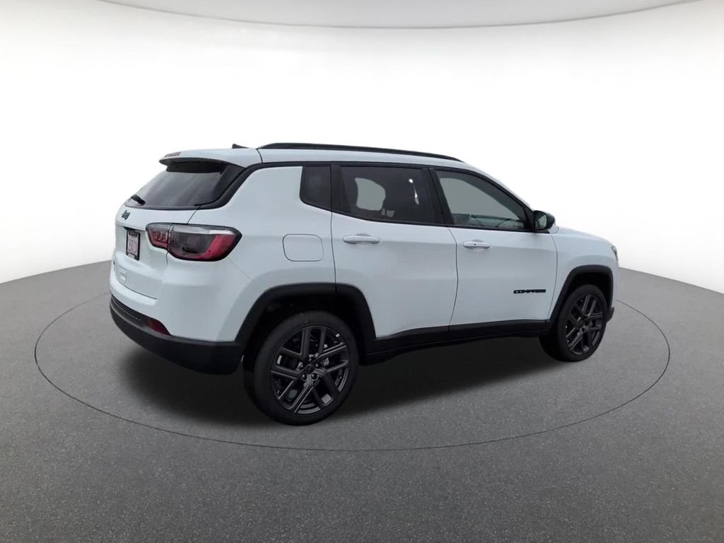 New 2026 White Jeep Latitude image 6