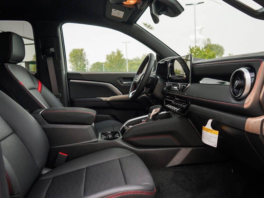 2026 Chevrolet Colorado Z71 - Photo 8