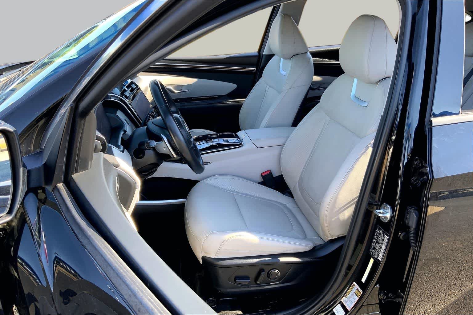 Used 2022 Phantom Black Hyundai Limited image 8