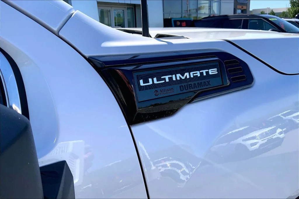 Used 2024 White GMC Denali Ultimate image 4