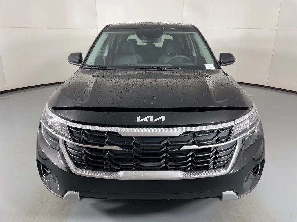 New 2026 Black Kia LX image 3