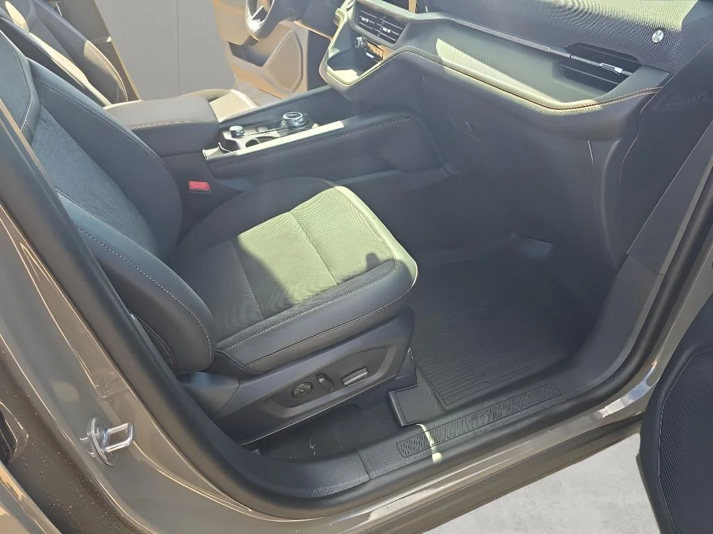 New 2026 Marsh Gray Ford Tremor® image 37