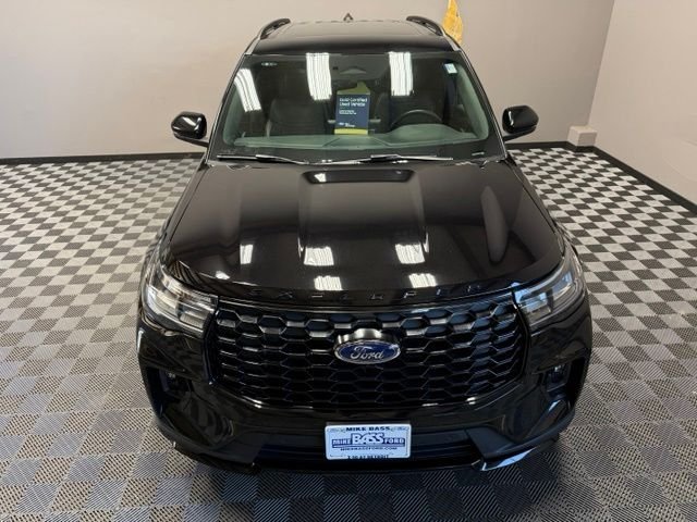 Certified Used 2025 Agate Black Metallic Ford ST-Line image 5