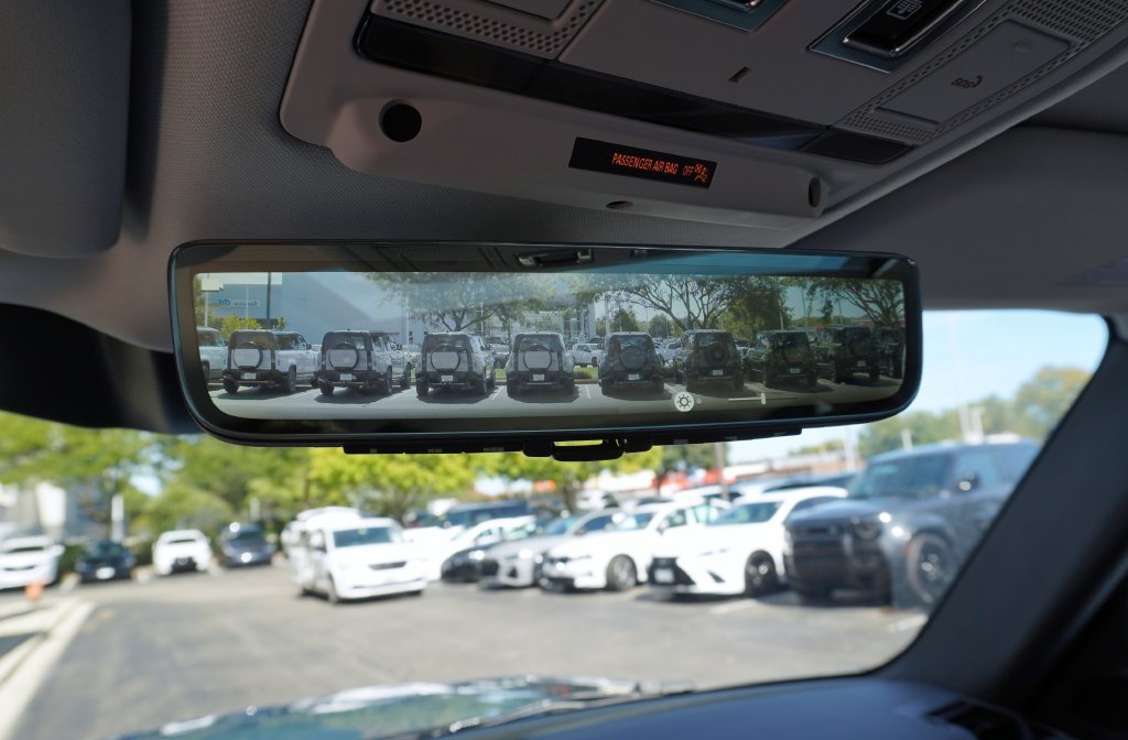 New 2026 Tasman Blue Land Rover X-Dynamic SE image 15