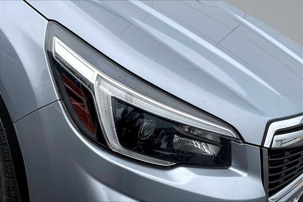 Used 2021 Silver Subaru Touring image 33